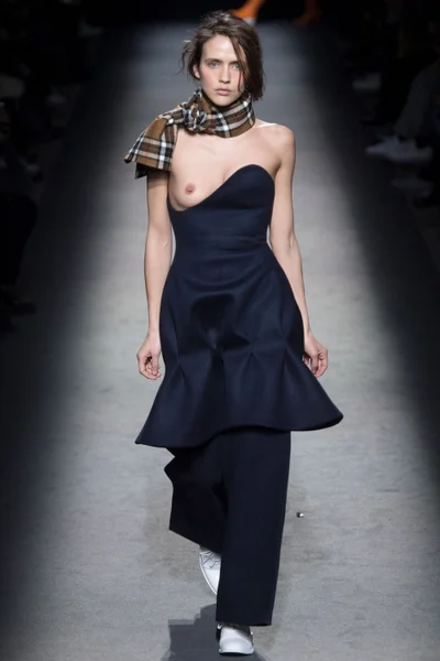 Look 28